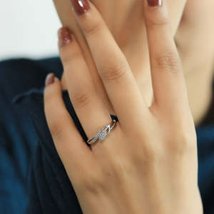 Anillo de Plata Elegante Zarkan con Diseño de Hoja y Corazón, Incrustaciones Micro Pavé, Talla Única, Moderno, Chapado en Oro y Rodio, Idea de Regalo a la Moda - Product Image 2