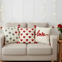 Offre Spéciale Saint-Valentin : Ensemble de 3 Housses de Coussin en Tissu de Coton Brodé avec Fermeture Éclair Discrète, 43x43 cm, Motif Cœur Rouge Amour