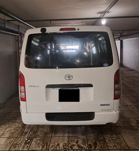 USED 2009 HiAce H200, LOW Mileage Sound Engine R18 Tyre Automatic Transmission <b>Panoramic</b> Sunroof LED Headlights Ready to SHI - Product Image 5