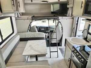 Camping-car de luxe 2024 Coach Men Cross Trail 23XG Noir/Gris foncé/Bleu foncé pour 4-6 personnes, norme Euro 5, taille 2,35 m - Product Image 3