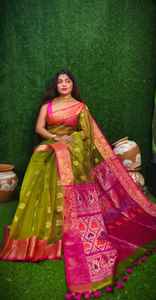 Reshom muslin benarasi Saree-ที่มีน้ำหนักเบางานแต่งงานส่าหรีสำหรับเด็กผู้หญิง - Product Image 2