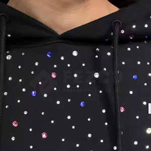 Sudaderas con capucha para hombre con logotipo impreso personalizado con diamantes de imitación, diseño de color único para ropa de calle, cuello con capucha de secado rápido para invierno - Product Image 4