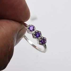 Vente en gros d'anneaux en argent sterling 925 avec trois pierres d'améthyste, pierres précieuses taillées naturellement, style bohème, look incroyable, bijoux de mode en vrac - Product Image 6