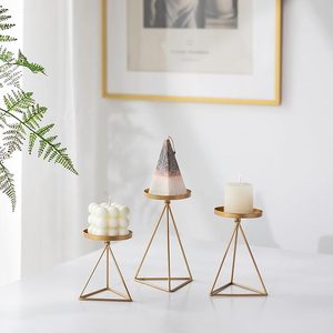 Vente en gros de décoration d'hôtel nouveau style de bougeoir maison accent métal fer plaqué or bougie vase lampe en verre - Product Image 2