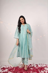 Vente en gros de chanderi viscose broderie Kurtis de travail avec pantalon intérieur en coton organza Dupatta ensemble de taille vêtements indiens et pakistanais - Product Image 3