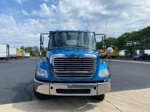 Camión de Plataforma Plana con Eje Tándem M2 112 de 26 pies, 2020, con 410 HP, Caja de Cambios Manual de 10 Velocidades, Robusto y Fiable para Transporte Pesado - Product Image 4