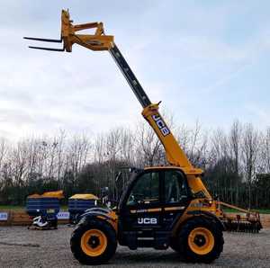 Chariot télescopique agricole JCB AGRI Diesel 4x4, capacité de levage de 6 m, charge nominale de 3,2 tonnes, manutacteur de matériaux agricoles - Product Image 5