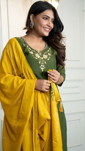 Ensemble ethnique haut de gamme pour femmes, Kurti exquis avec travail artisanal, pantalon de créateur, dupatta élégant, tenue Salwar Kurti prête à porter - Product Image 5