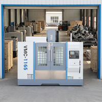 Centre d'usinage vertical CNC avec structure de fraisage rigide et précision stable pour composants automobiles et plaques de moules en acier