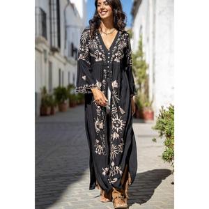 Robe maxi noire brodée pour femmes, robe longue bohème en coton avec col en V, boutons sur le devant, tenue ethnique de villégiature - Product Image 5