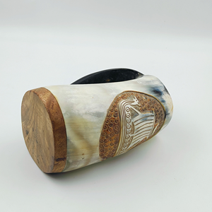 Mug écologique en corne de buffle, récipient à boire en corne animale avec gravure polie, taille et logo personnalisables par Tradebit - Product Image 3