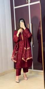 Robe brodée de couleur rouge à manches longues, costume pakistanais 3 pièces Salwar Kameez, vêtements traditionnels faits à la main de créateur - Product Image 4