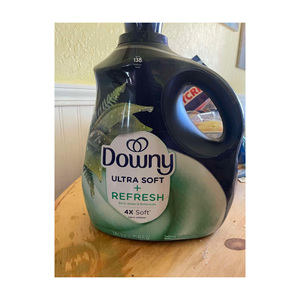 Adoucissant liquide rafraîchissant ultra doux Downy - Product Image 4