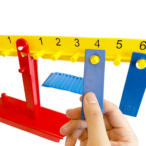 Outil de manipulation mathématique précoce auto-corrigible en plastique de 65 cm, jouet d'échelle de balance à pivot pour les enfants de 5 à 7 ans - Product Image 3