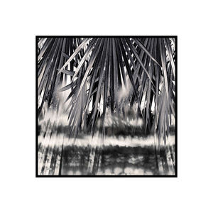 Foulard carré en crêpe de soie satiné pour filles - Accessoire de fête imprimé numériquement par un créateur - Product Image 1