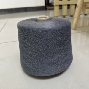 100% Spun <span class=keywords><strong>Polyester</strong></span> nhuộm sợi 50S 30S 40S 20S đen đỏ xanh xanh màu sắc cho quần áo vải dệt kim nhà sản xuất tại Trung Quốc - Product Image 4