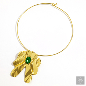 Collier de mode en vrac fait à la main PRAO avec pendentif martelé en cristal d'émeraude plaqué or pour les femmes pour les fêtes - Product Image 3