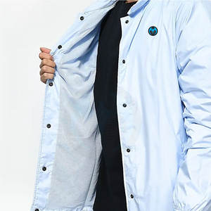 เสื้อแจ็คเก็ตผ้าใบกีฬาฤดูหนาว OEM คุณภาพสูง ขายส่งออนไลน์ขายดีสำหรับผู้ชาย กันน้ำ - Product Image 4