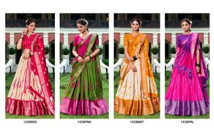 Dola Moderne Soie Longueur Sol Lehenga Choli Décolleté en Coeur Imprimé Shibori Zari Tissage Bordure des Deux Côté Glands pour Mariage - Product Image 5