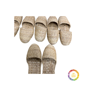 Pantuflas de paja tradicionales hechas de jacinto de agua-Diseño ético y respetuoso con el medio ambiente - Product Image 4
