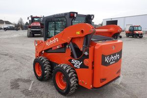 Achetez un chargeur sur chenilles Kubota SSV65 avec une excellente historique de performance. Chargeur sur chenilles Kubota de qualité supérieure pour la construction et le bâtiment. - Product Image 5