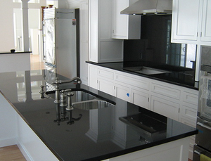 Un fabricant indien propose des dalles de granit noir Absolute Z de haute qualité, surface polie au design moderne, prix raisonnable - Product Image 4