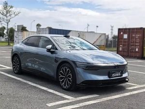 Nuevo Sedán Eléctrico de Alto Rendimiento con Tracción Trasera - Product Image 3