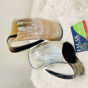 Chope à bière en corne naturelle faite à la main de style viking Événements à thème médiéval Bouchon de bouteille d'eau en liège pour chope à boire par FWE - Product Image 1