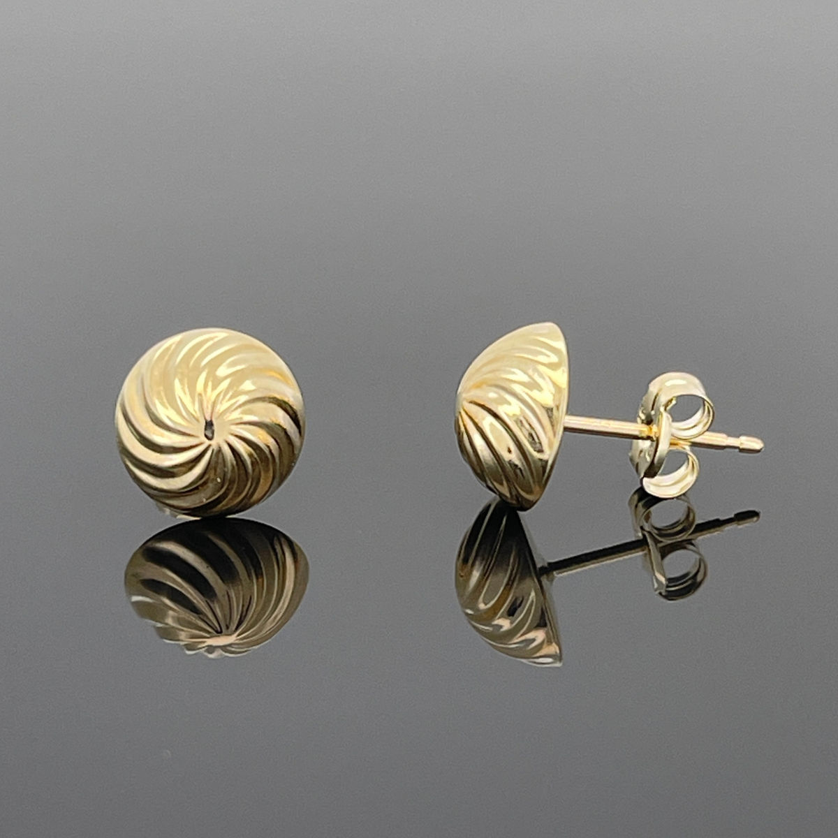 สีเหลือง