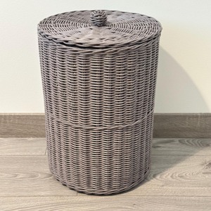 Cesta Alta de Mimbre Gris con Tapa para Organizar Almohadas y Mantas, Cestas de Almacenamiento Hechas a Mano, Ratán Natural, Modernas y Multifuncionales - Product Image 1