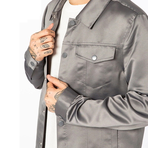 Chaquetas universitarias de satén personalizadas de diseño premium Satén Impermeable Original Cómodo Portátil Ropa de hombre Chaquetas universitarias - Product Image 4