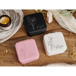 Mini boîte à bijoux blanche unique de créateur, élégante, idéale pour bagues, boucles d'oreilles, colliers, bracelets et souvenirs d'Inde - Product Image 4