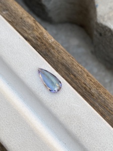 Naturel Non Chauffé Bio Couleur Tanzanite Longue Poire Coupe Pierre Avec Excellente Qualité De Couleur Naturel Zoisite 1.36 Carat Loupe Propre - Product Image 4