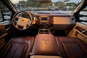 FORD F-350 SUPER DUTY KING RANCH 4X4 2011 d'occasion, conduite à gauche/droite - Product Image 2