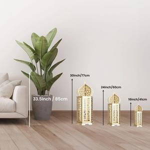 Farol Decorativo de Metal Dorado Estilo Marroquí, Portavelas con Tallado Decorativo, Elegante Brillo Cálido para la Sala de Estar, Decoración Festiva - Product Image 4