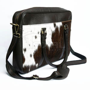 Sac pour ordinateur portable en cuir de vachette pour adultes fabriqué au Pakistan Sac pour ordinateur portable en cuir de vachette imprimé avec logo personnalisé - Product Image 2