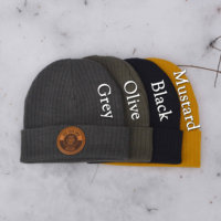 Gorro de punto con logotipo de parche de cuero personalizado, gorros de invierno con puños acanalados, gorros acrílicos cálidos para exteriores, Fabricante Mayorista de Vietnam
