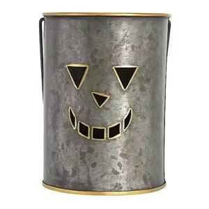 Linterna de vela de metal hecha a mano elegante, ecológica y duradera para decoración navideña del hogar, ambiente de boda y eventos al aire libre - Product Image 1