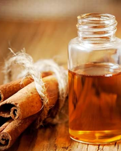 น้ำมันหอมระเหยอบเชยแท้ 100% ผลิตจากเวียดนาม - Product Image 1