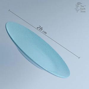 Ensemble d'assiettes à dîner en céramique bleu moucheté, finition lisse et brillante, construction robuste, compatible micro-ondes, idéal pour une salle à manger contemporaine - Product Image 3