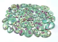 Lot en gros de pierres brutes de fuchsite rubis naturel, cabochons, quartz de guérison, lot de pierres précieuses de créateur mélangées