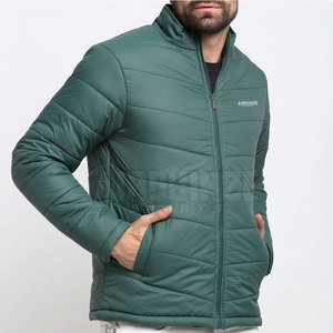 Vente en gros de veste bouffante pour hommes en polyester avec logo personnalisé veste bouffante imperméable pour hommes pour l'extérieur - Product Image 3