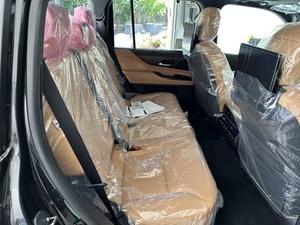 Lexus LX 600 2023, el más vendido, de lujo, con motor V6 biturbo, tracción en las cuatro ruedas y suspensión con control de altura activo. - Product Image 4