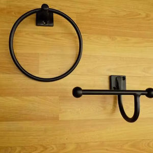 Porte-papier toilette en fer de style contemporain pour les intérieurs de salles de bain urbaines, finition en poudre, porte-papier toilette en fer - Product Image 1