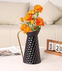 Jarrón de Metal de Diseño con Cuerpo y Asa Texturizados para Decoración Floral en Interiores de Hogar, Hotel, Bodas y Eventos - Product Image 2