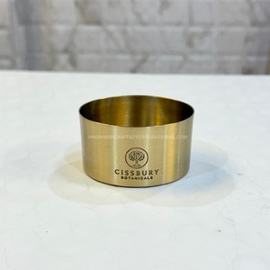 Tarro de vela metálico de lujo con tamaño personalizado y diseño hecho de metal de latón de buena calidad para la decoración en el hogar y el restaurante - Product Image 1