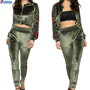 Conjunto Deportivo de 2 Piezas para Mujer, Chaqueta con Capucha y Cremallera, Ajustada, de Terciopelo, Informal, con Logotipo Personalizado, Ropa de Invierno - Product Image 6