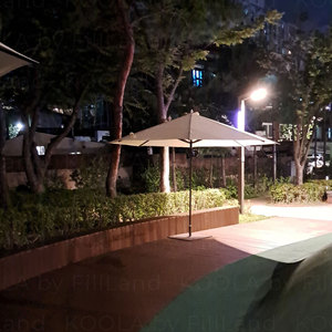 Sombrilla Central KOOLA CENTRA de 4 Metros (13 Pies) para Espacios Públicos y Exteriores |   Sombrilla de Acero K-Premium para Uso Comercial en Exteriores - Product Image 6