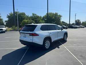 Toyota Highlander XLE 2024 d'occasion en excellent état - SUV - Traction avant - Sièges en cuir - Product Image 4