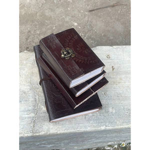 Journal en cuir artisanal UDiMiSK LeatherCPO en terre cuite, fabriqué en cuir de chèvre et de mouton, couverture embossée à la main, papier pur en coton recyclé - Product Image 2